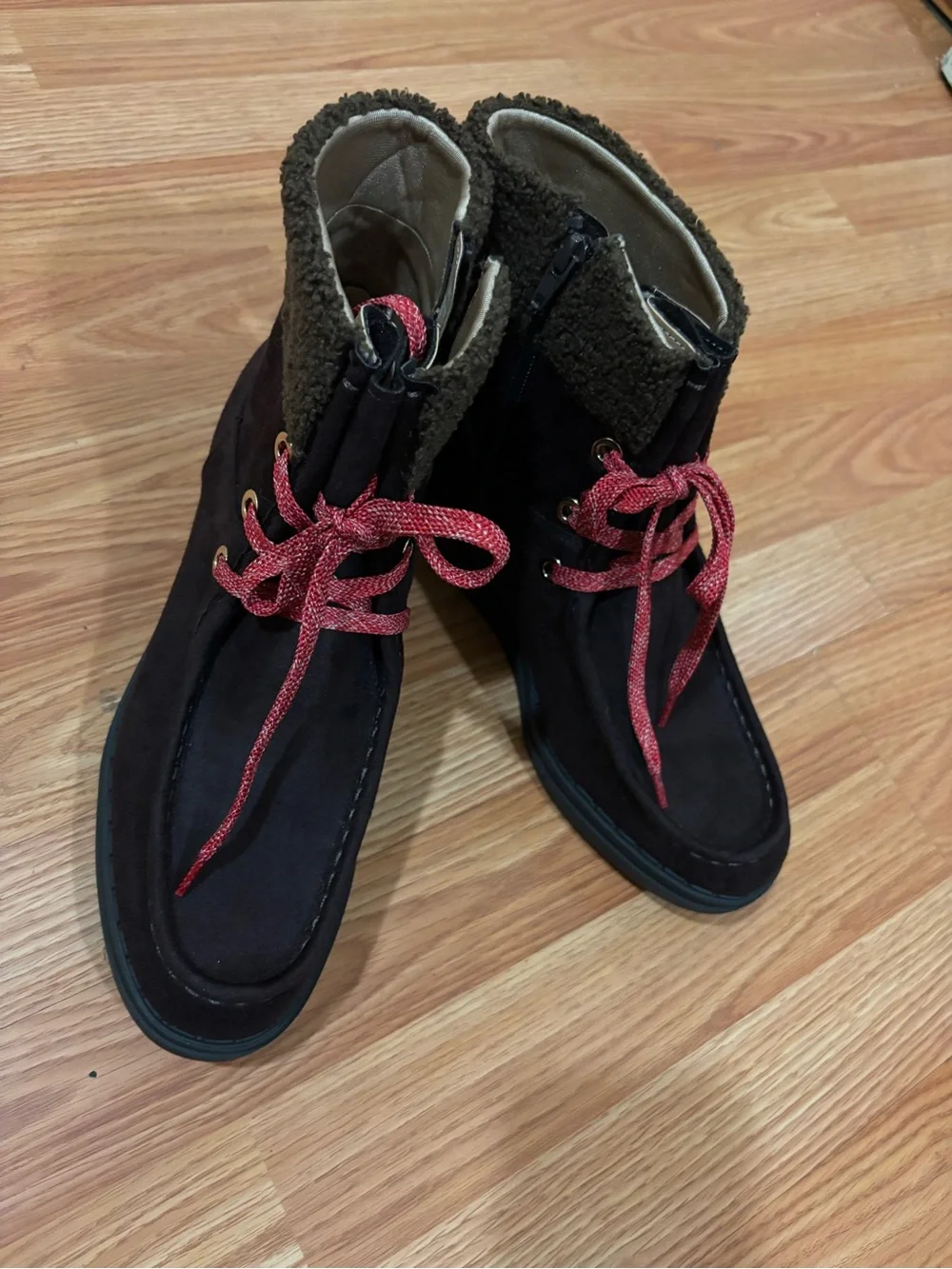 Life Stride Men's Dark Brown Ankle Boots with Red Laces
